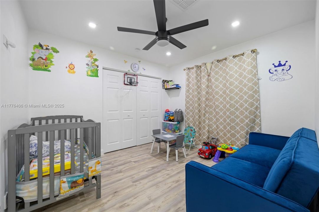 Vendido Recientemente: $540,000 (3 camas, 2 baños, 1608 Pies cuadrados)