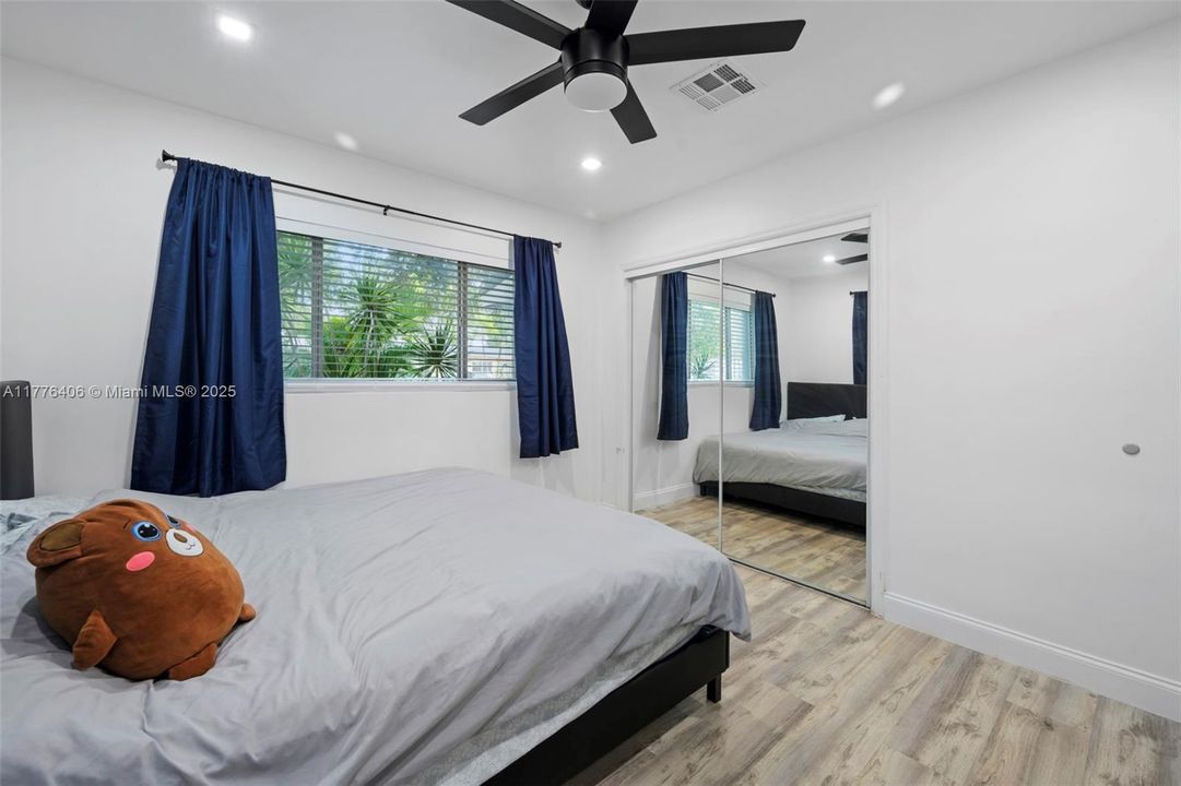 Vendido Recientemente: $540,000 (3 camas, 2 baños, 1608 Pies cuadrados)