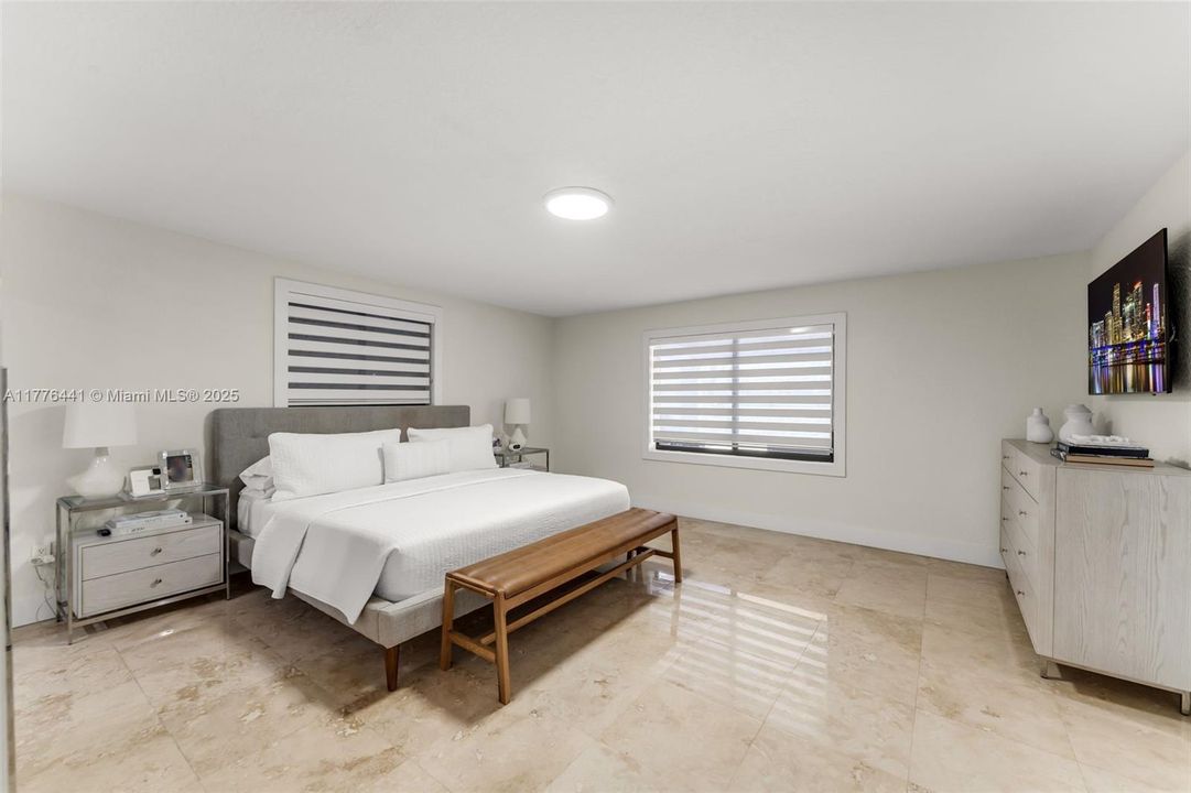 最近售出: $1,250,000 (4 贝兹, 3 浴室, 2064 平方英尺)