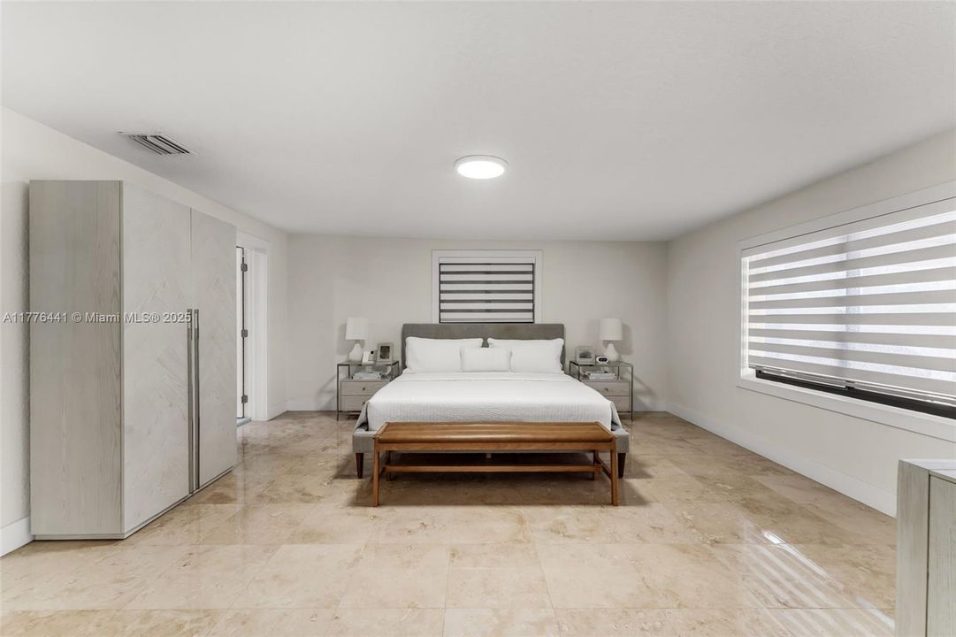 最近售出: $1,250,000 (4 贝兹, 3 浴室, 2064 平方英尺)