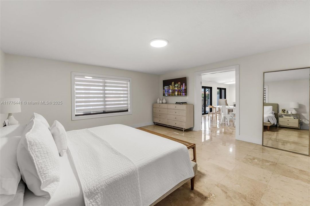 最近售出: $1,250,000 (4 贝兹, 3 浴室, 2064 平方英尺)