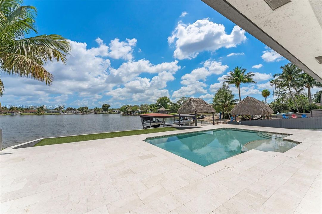 最近售出: $1,250,000 (4 贝兹, 3 浴室, 2064 平方英尺)