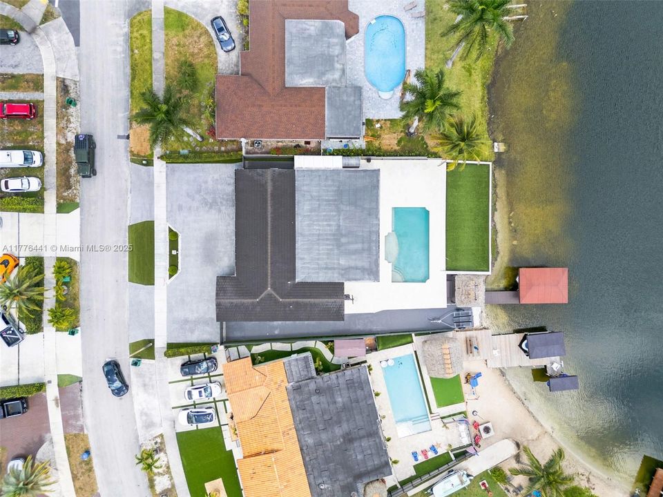 最近售出: $1,250,000 (4 贝兹, 3 浴室, 2064 平方英尺)