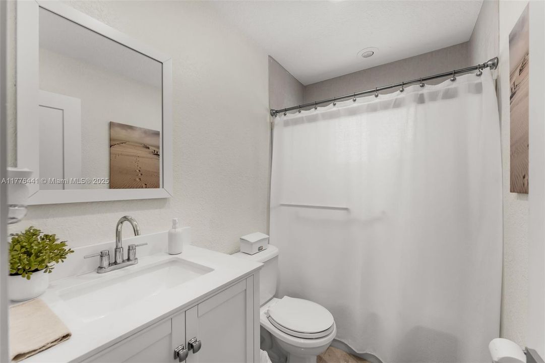 最近售出: $1,250,000 (4 贝兹, 3 浴室, 2064 平方英尺)