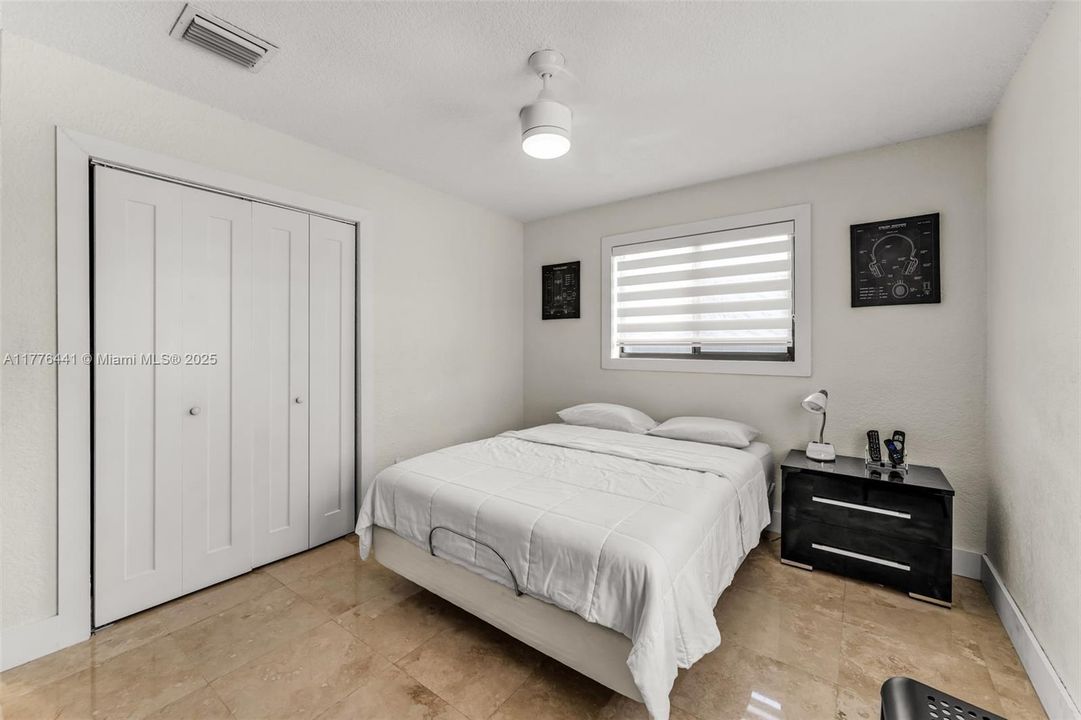 最近售出: $1,250,000 (4 贝兹, 3 浴室, 2064 平方英尺)