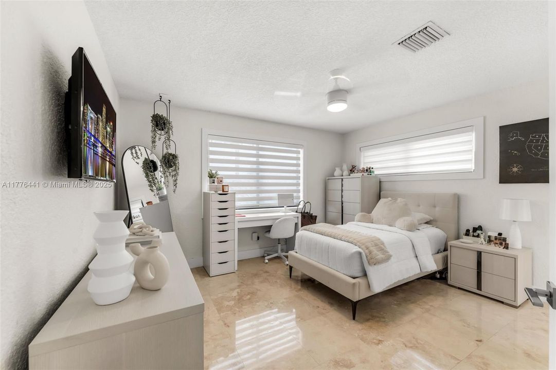 最近售出: $1,250,000 (4 贝兹, 3 浴室, 2064 平方英尺)