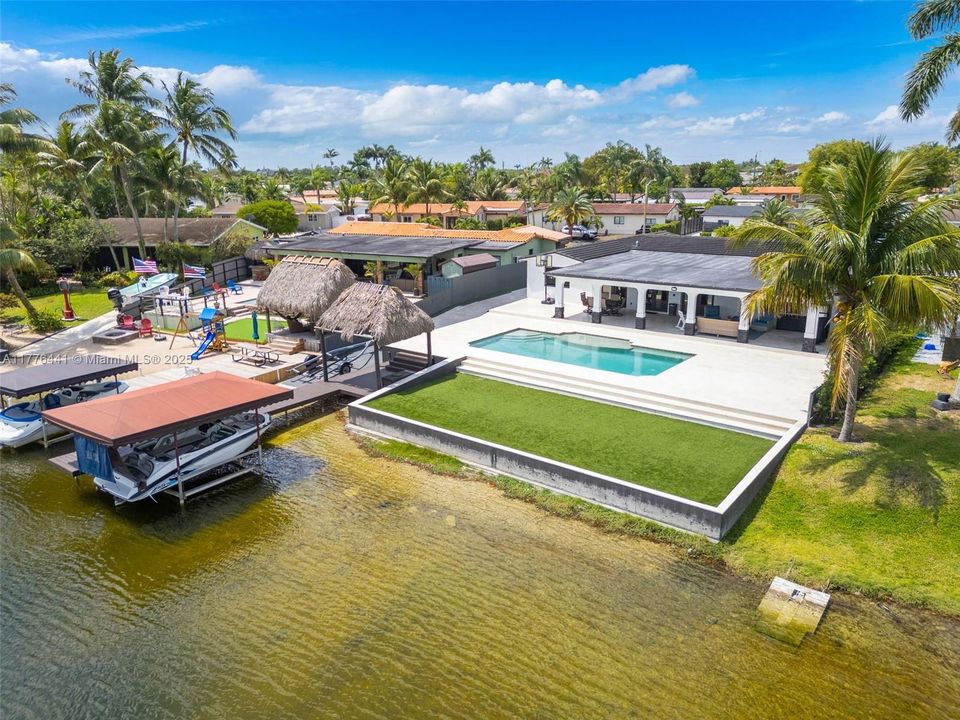 最近售出: $1,250,000 (4 贝兹, 3 浴室, 2064 平方英尺)