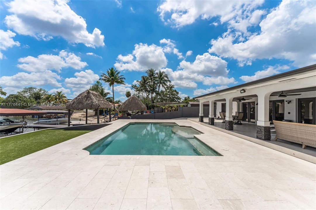 最近售出: $1,250,000 (4 贝兹, 3 浴室, 2064 平方英尺)