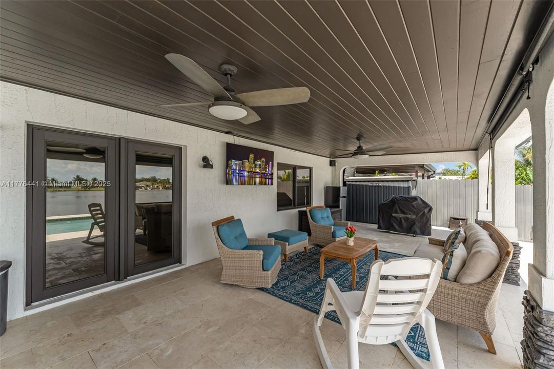 最近售出: $1,250,000 (4 贝兹, 3 浴室, 2064 平方英尺)