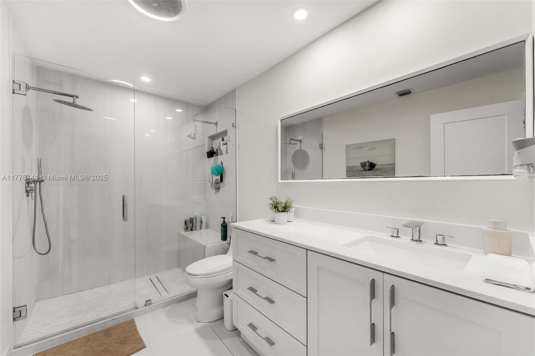 最近售出: $1,250,000 (4 贝兹, 3 浴室, 2064 平方英尺)