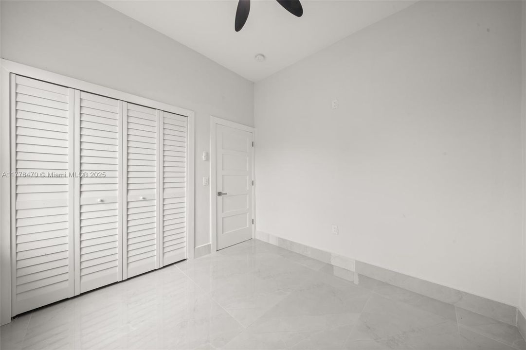 最近租的: $1,800 (4 贝兹, 2 浴室, 0 平方英尺)