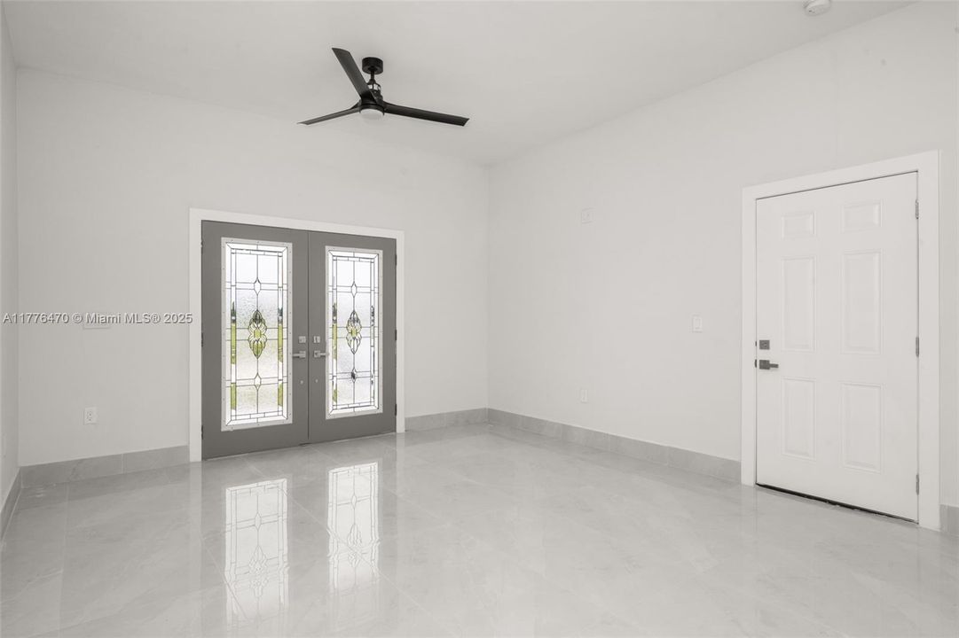 最近租的: $1,800 (4 贝兹, 2 浴室, 0 平方英尺)