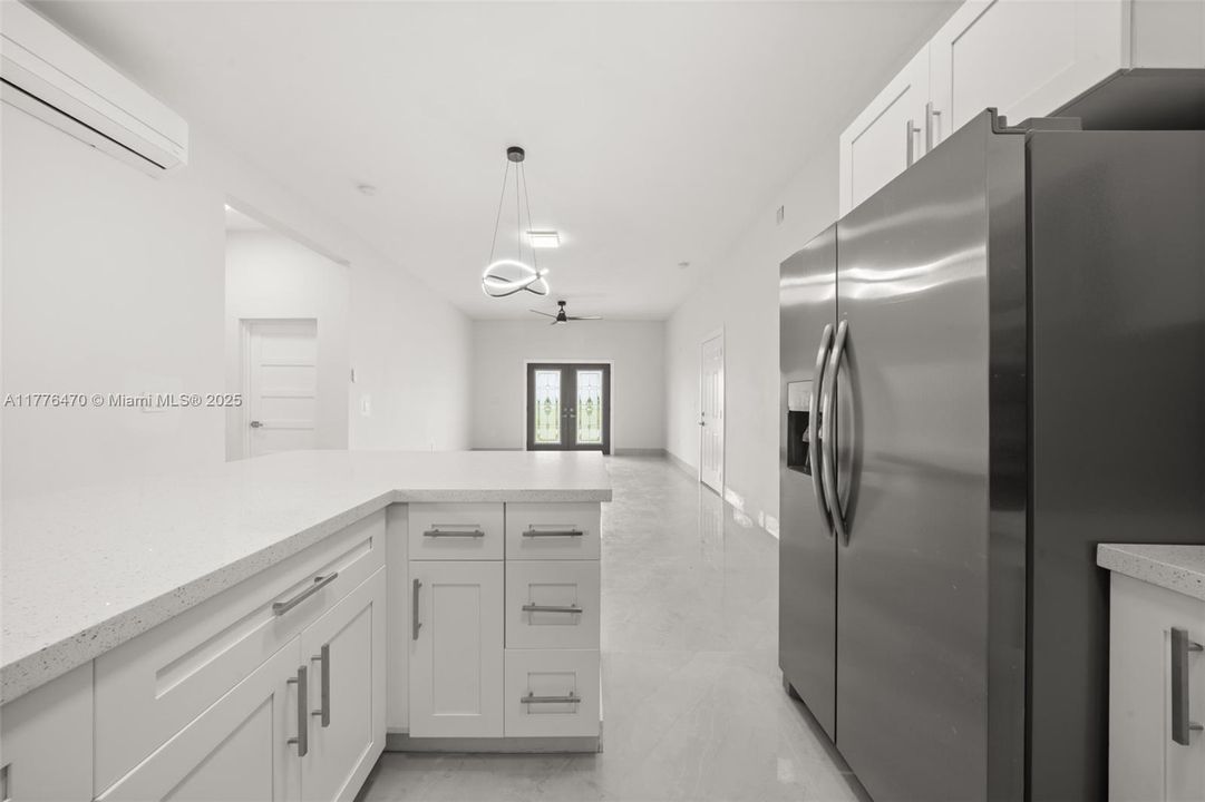 最近租的: $1,800 (4 贝兹, 2 浴室, 0 平方英尺)