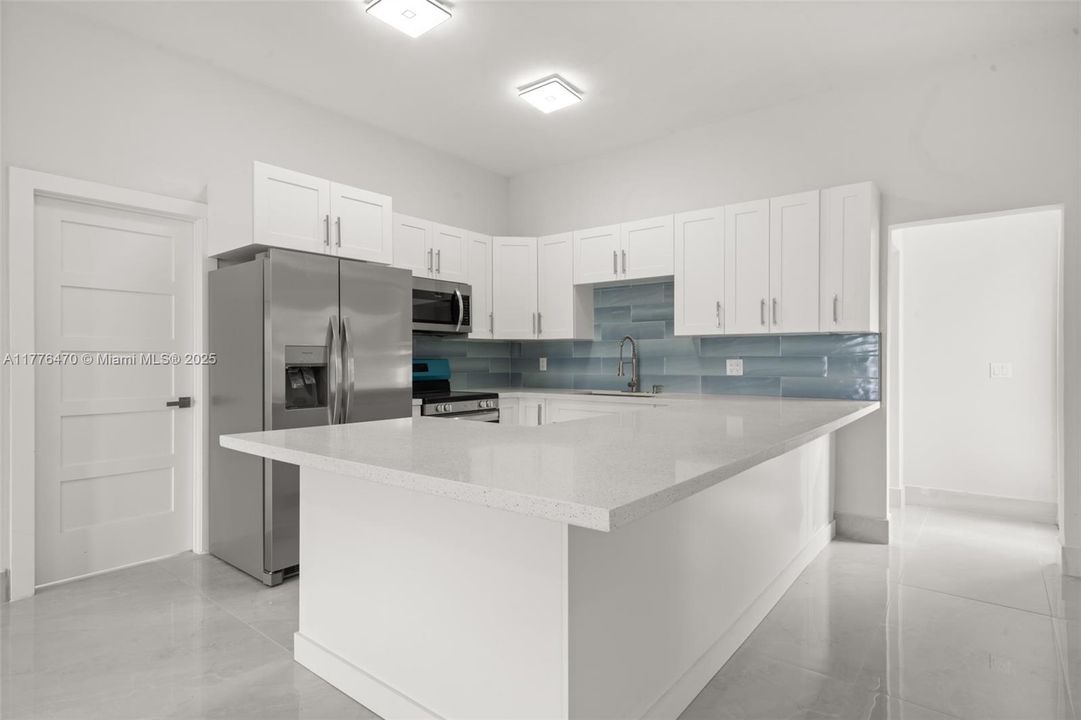 最近租的: $1,800 (4 贝兹, 2 浴室, 0 平方英尺)