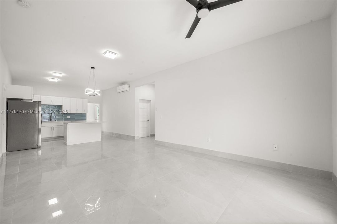 最近租的: $1,800 (4 贝兹, 2 浴室, 0 平方英尺)