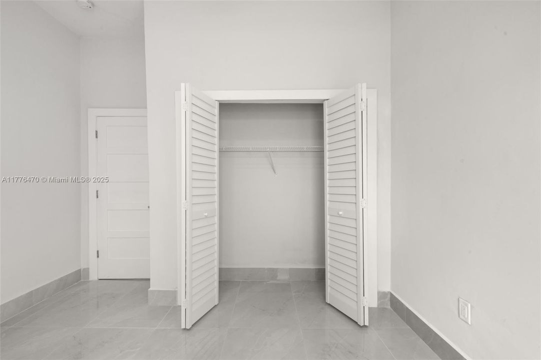 最近租的: $1,800 (4 贝兹, 2 浴室, 0 平方英尺)