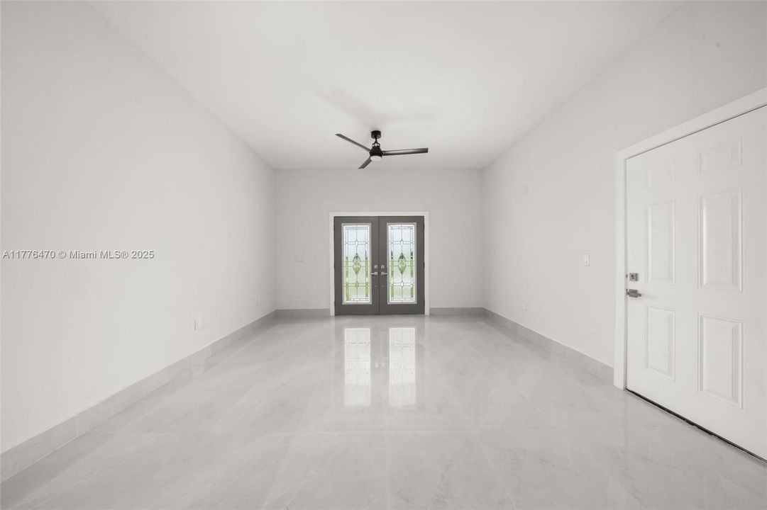 最近租的: $1,800 (4 贝兹, 2 浴室, 0 平方英尺)