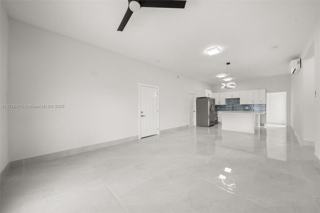 最近租的: $1,800 (4 贝兹, 2 浴室, 0 平方英尺)