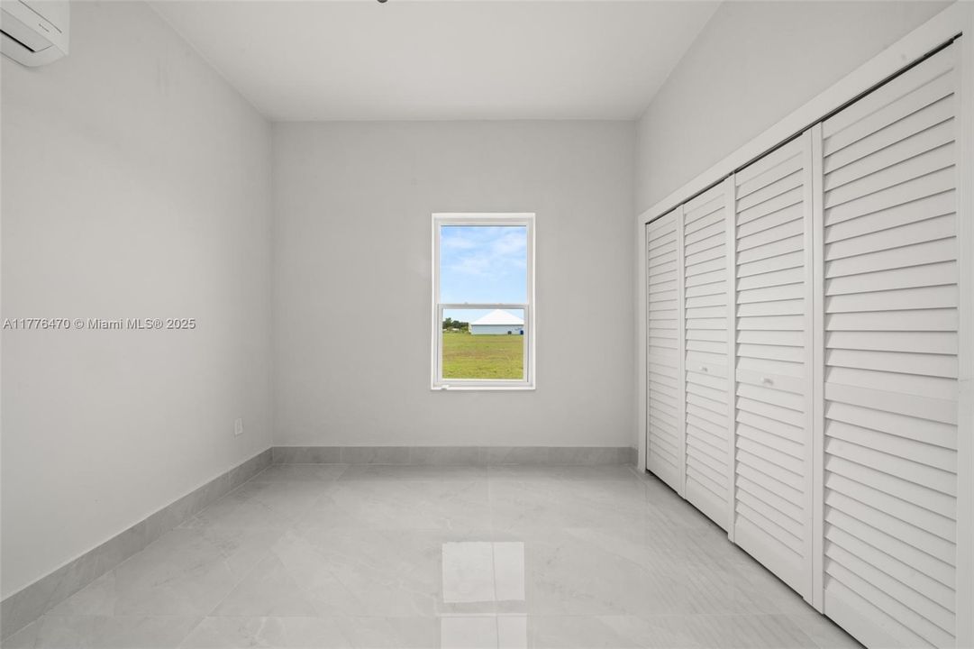 最近租的: $1,800 (4 贝兹, 2 浴室, 0 平方英尺)