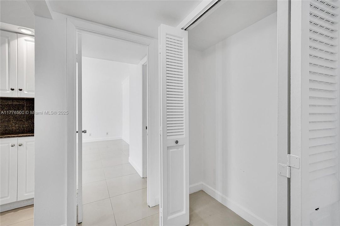 Recently Sold: $280,000 (2 beds, 2 baths, 1130 Square Feet)