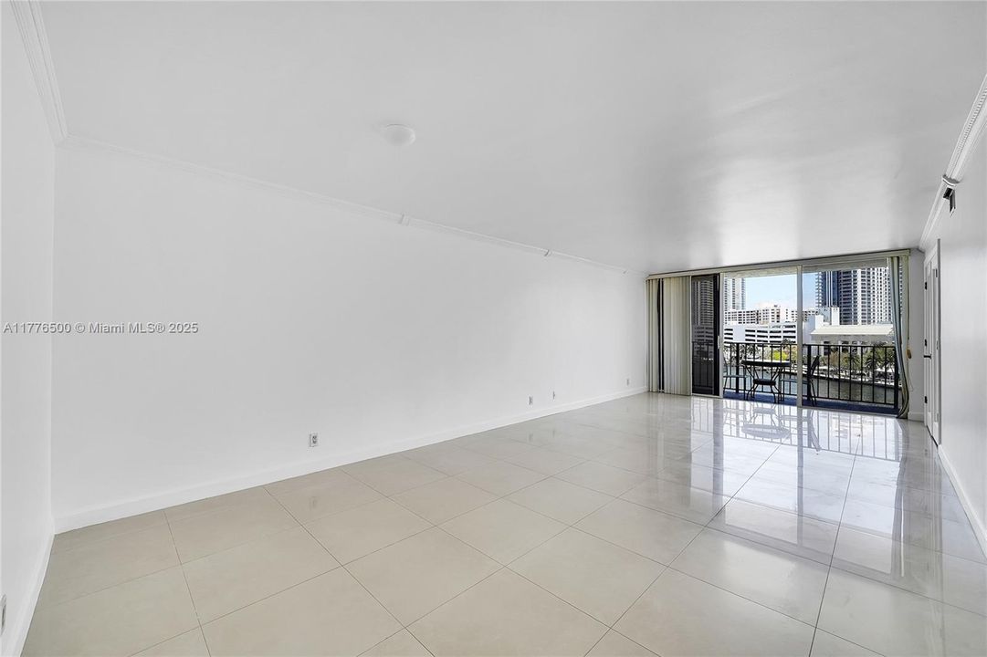 Recently Sold: $280,000 (2 beds, 2 baths, 1130 Square Feet)