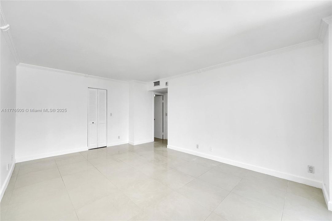 Recently Sold: $280,000 (2 beds, 2 baths, 1130 Square Feet)