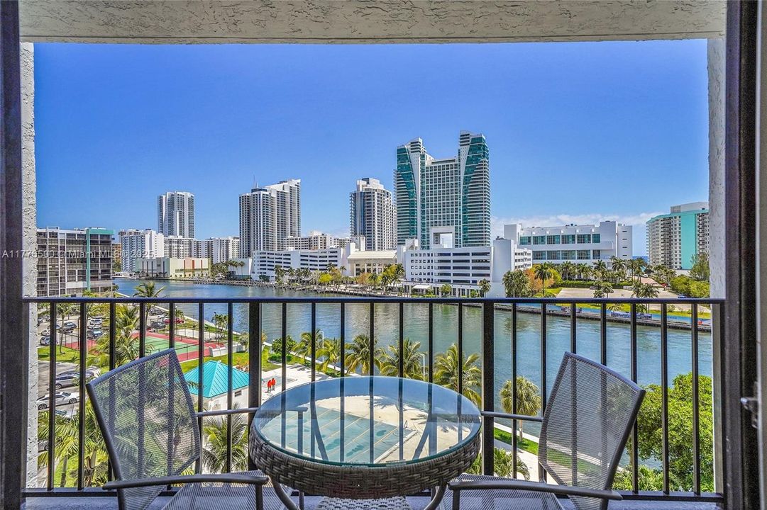 Recently Sold: $280,000 (2 beds, 2 baths, 1130 Square Feet)