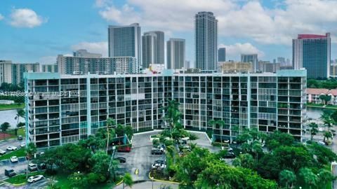 Recently Sold: $280,000 (2 beds, 2 baths, 1130 Square Feet)