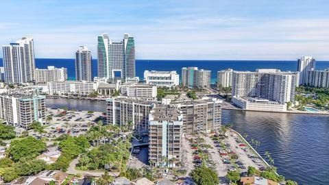 Recently Sold: $280,000 (2 beds, 2 baths, 1130 Square Feet)