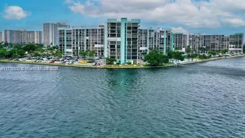 Recently Sold: $280,000 (2 beds, 2 baths, 1130 Square Feet)