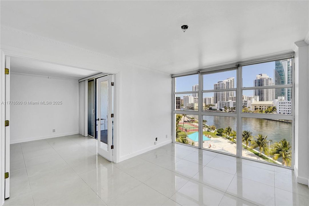 Recently Sold: $280,000 (2 beds, 2 baths, 1130 Square Feet)