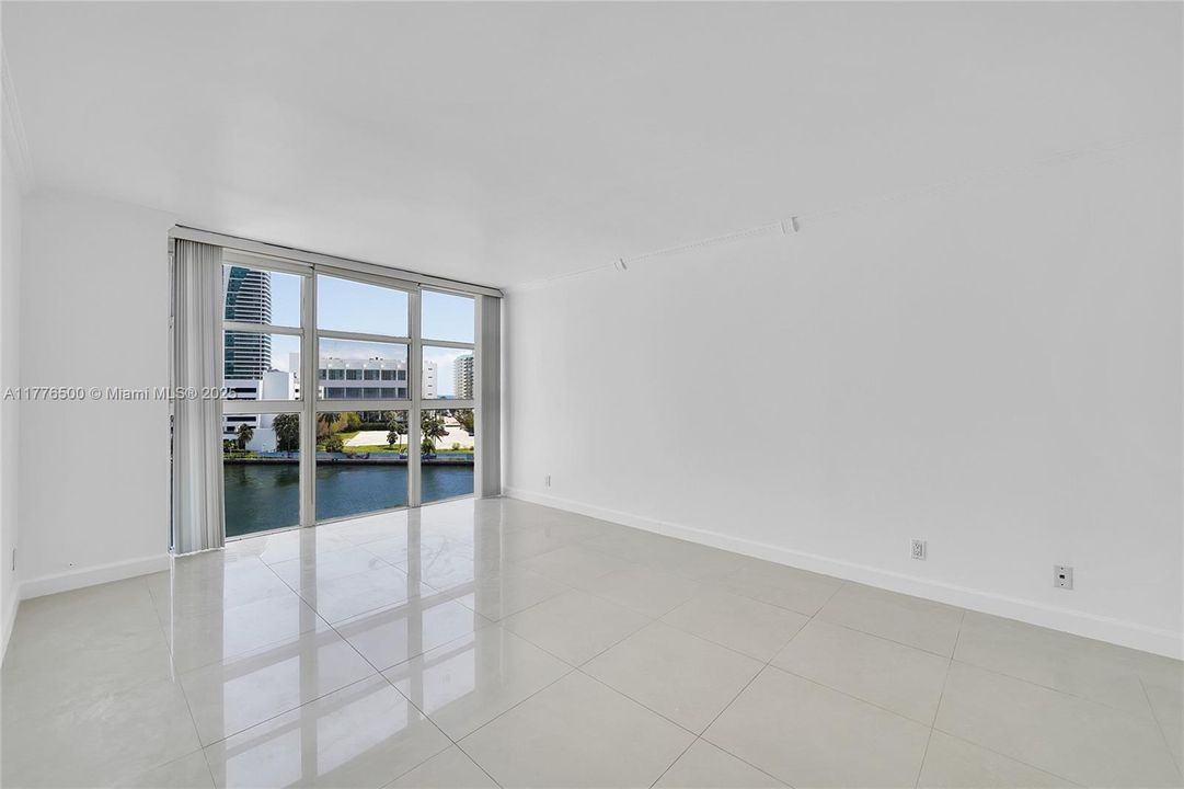 Recently Sold: $280,000 (2 beds, 2 baths, 1130 Square Feet)