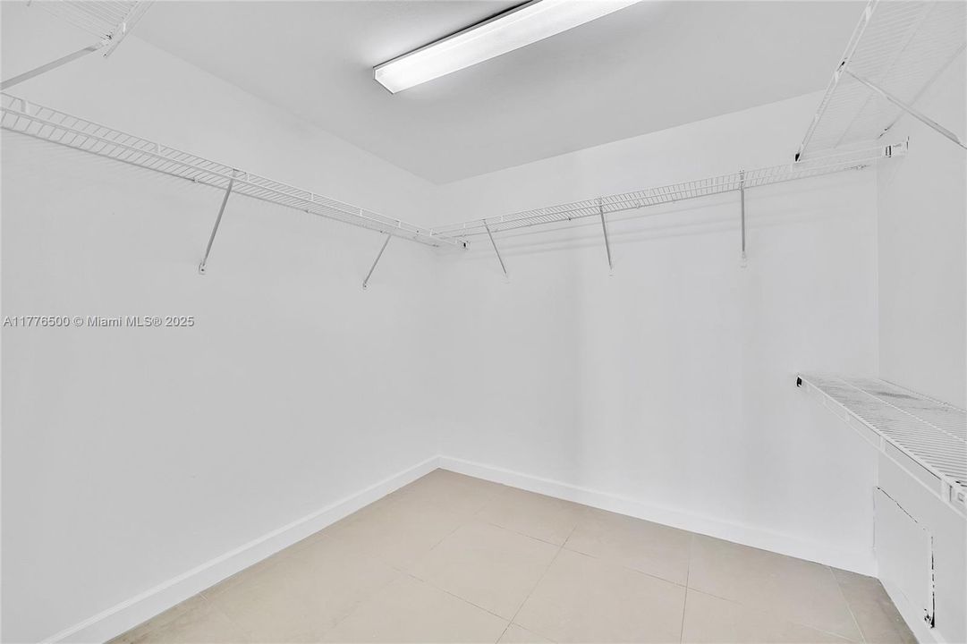 Recently Sold: $280,000 (2 beds, 2 baths, 1130 Square Feet)