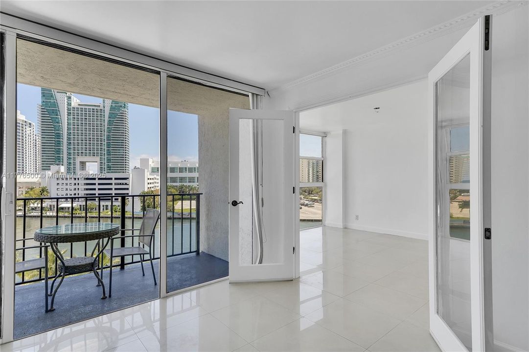 Recently Sold: $280,000 (2 beds, 2 baths, 1130 Square Feet)