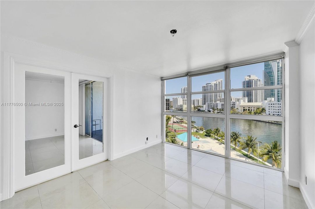 Recently Sold: $280,000 (2 beds, 2 baths, 1130 Square Feet)