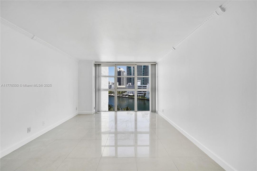 Recently Sold: $280,000 (2 beds, 2 baths, 1130 Square Feet)