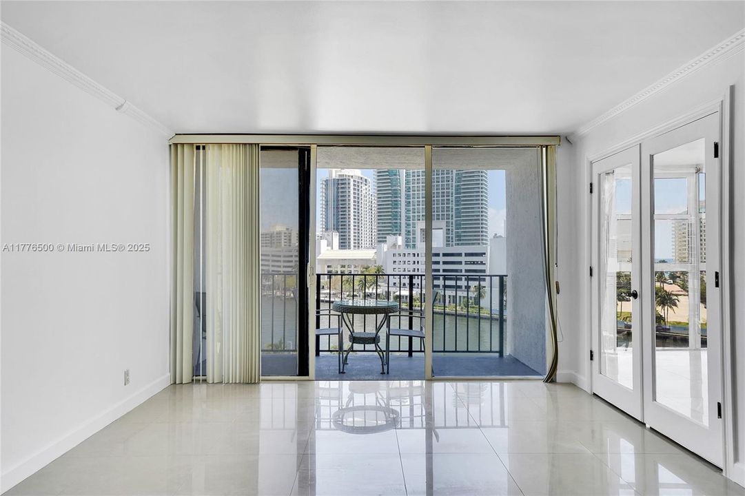 Recently Sold: $280,000 (2 beds, 2 baths, 1130 Square Feet)