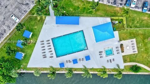 Recently Sold: $280,000 (2 beds, 2 baths, 1130 Square Feet)