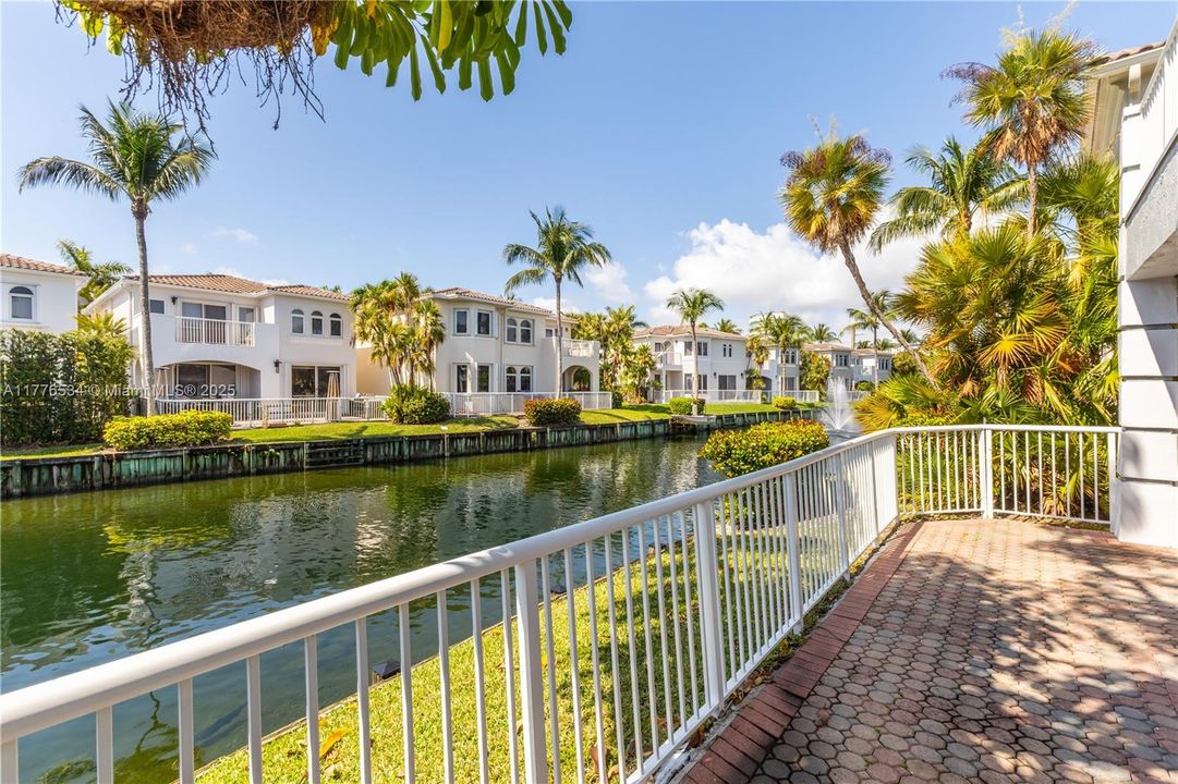 Recently Sold: $1,475,000 (4 beds, 3 baths, 2361 Square Feet)