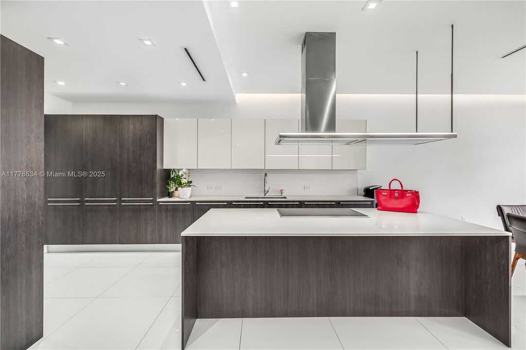 Recently Sold: $1,475,000 (4 beds, 3 baths, 2361 Square Feet)