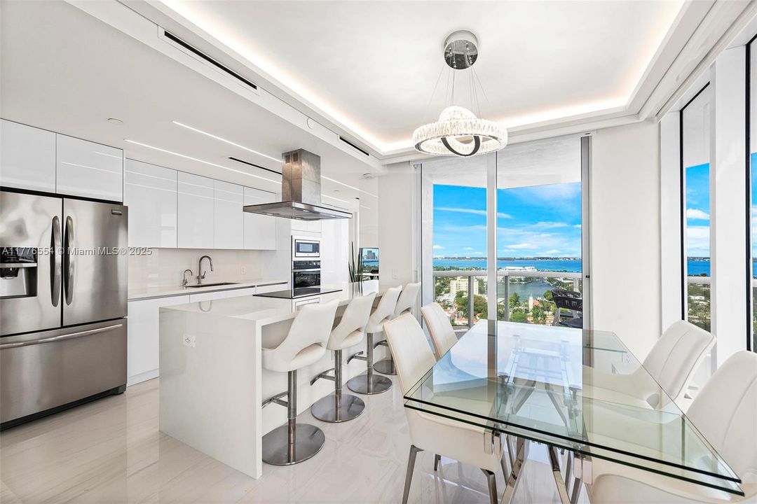 For Sale: $2,150,000 (2 beds, 2 baths, 1380 Square Feet)