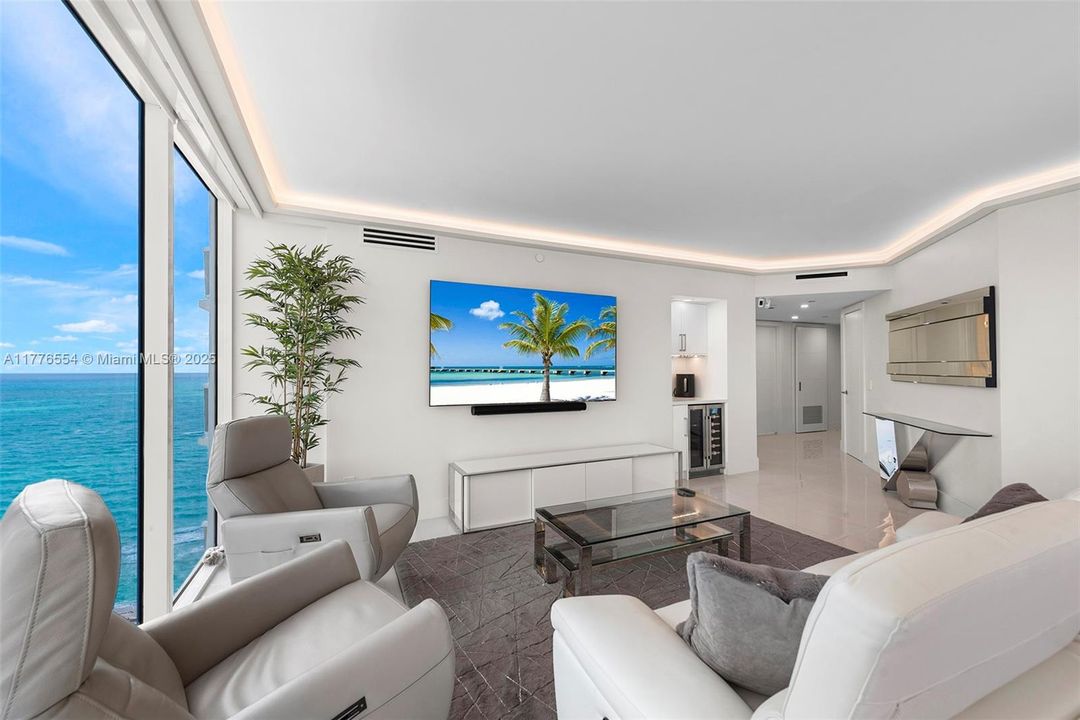 For Sale: $2,150,000 (2 beds, 2 baths, 1380 Square Feet)