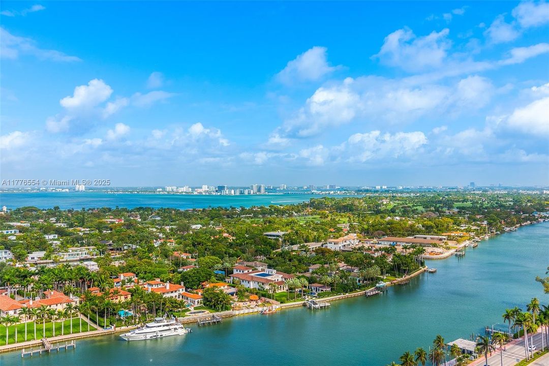 For Sale: $2,150,000 (2 beds, 2 baths, 1380 Square Feet)