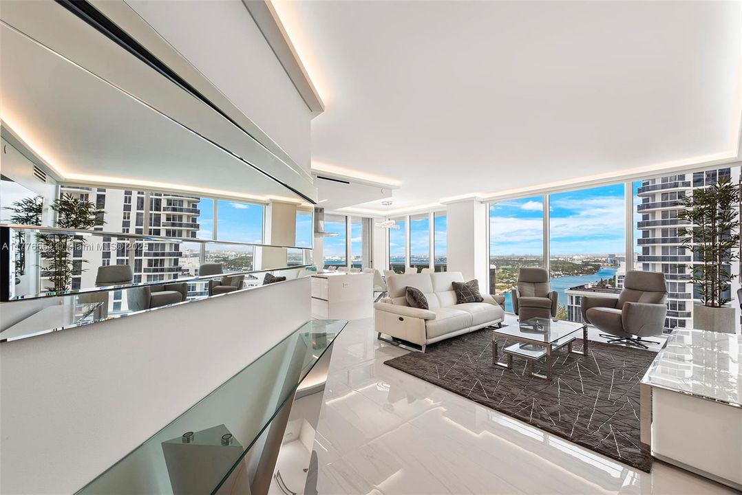 For Sale: $2,150,000 (2 beds, 2 baths, 1380 Square Feet)