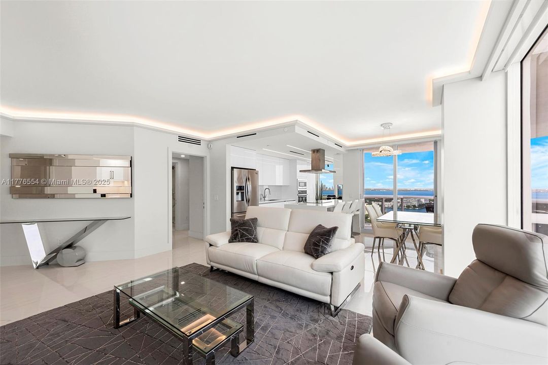 For Sale: $2,150,000 (2 beds, 2 baths, 1380 Square Feet)