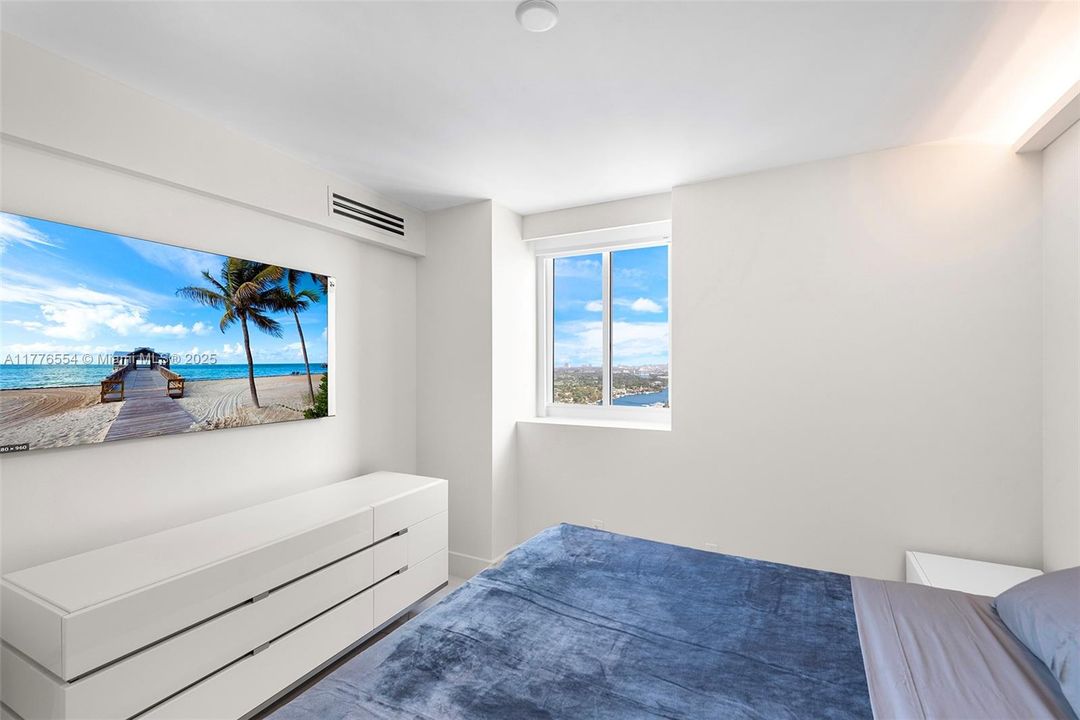 For Sale: $2,150,000 (2 beds, 2 baths, 1380 Square Feet)