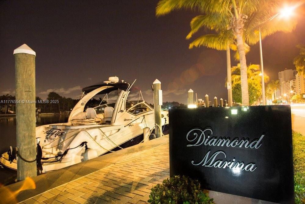 For Sale: $2,150,000 (2 beds, 2 baths, 1380 Square Feet)