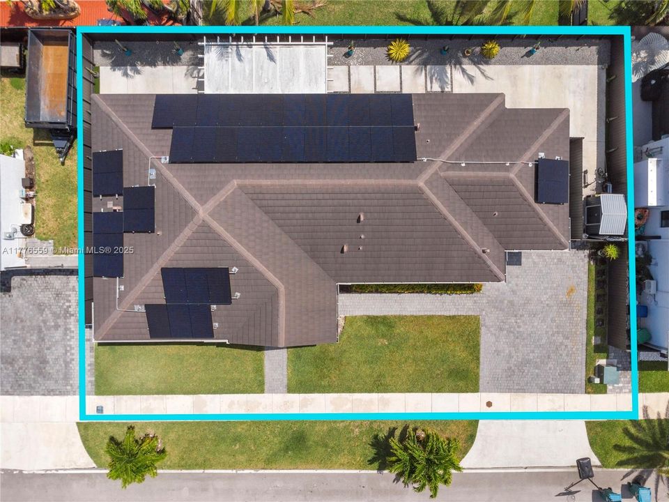 Vendido Recientemente: $725,000 (5 camas, 3 baños, 2093 Pies cuadrados)