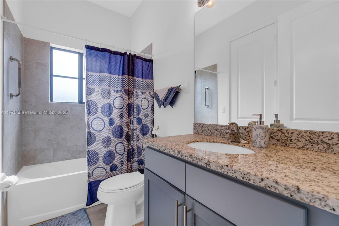 Vendido Recientemente: $725,000 (5 camas, 3 baños, 2093 Pies cuadrados)