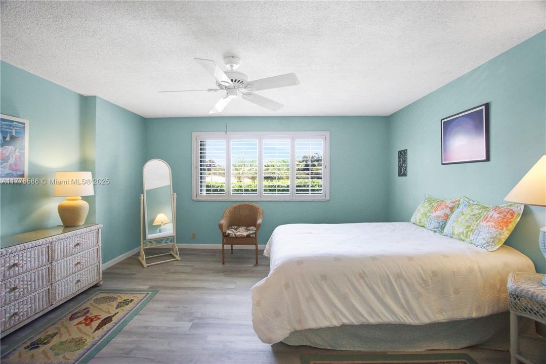 待售: $299,000 (2 贝兹, 2 浴室, 1095 平方英尺)